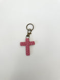 Load image into Gallery viewer, Macrame Cross Keychain - Blossom