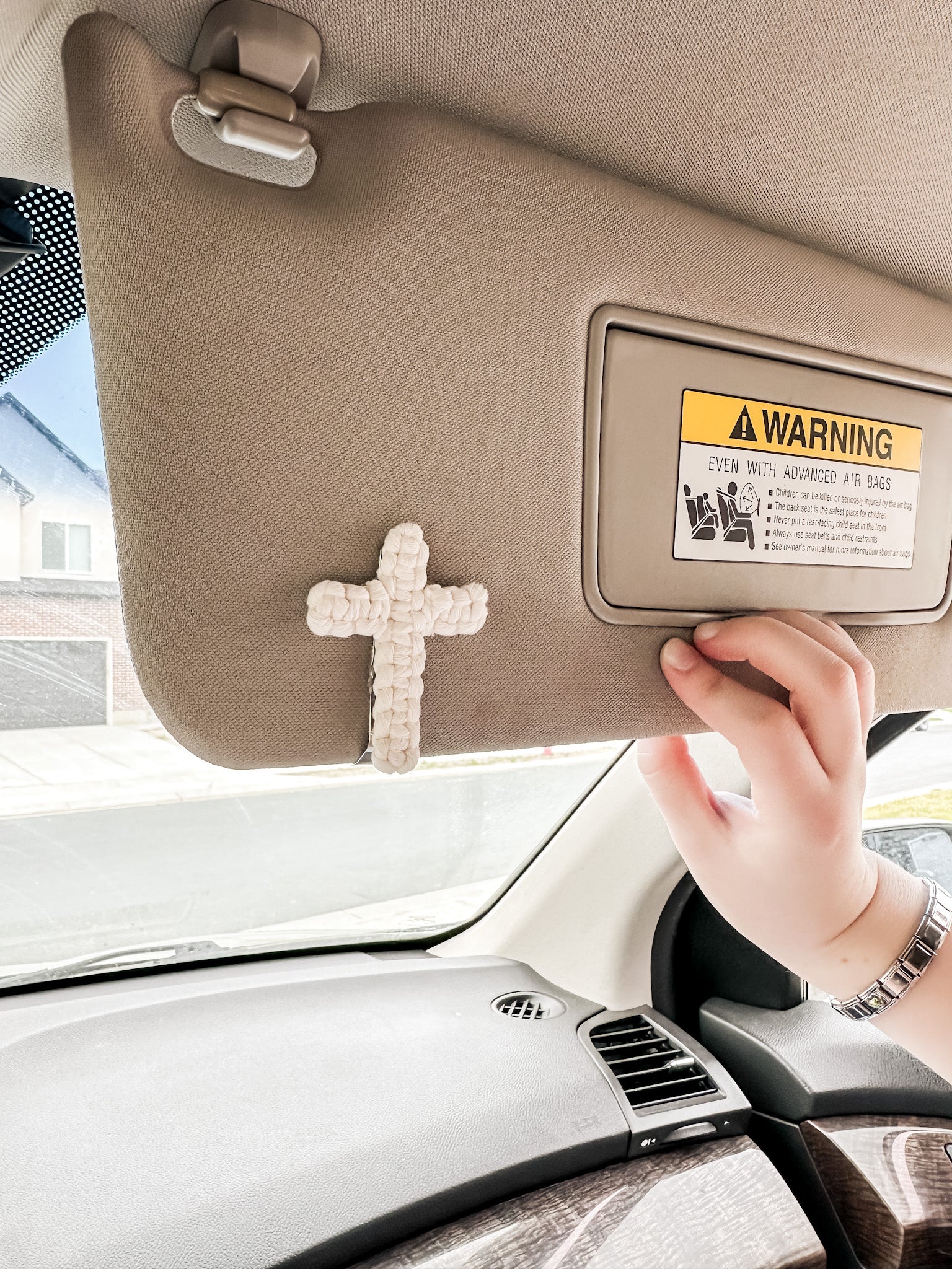 Visor Clip - Cross